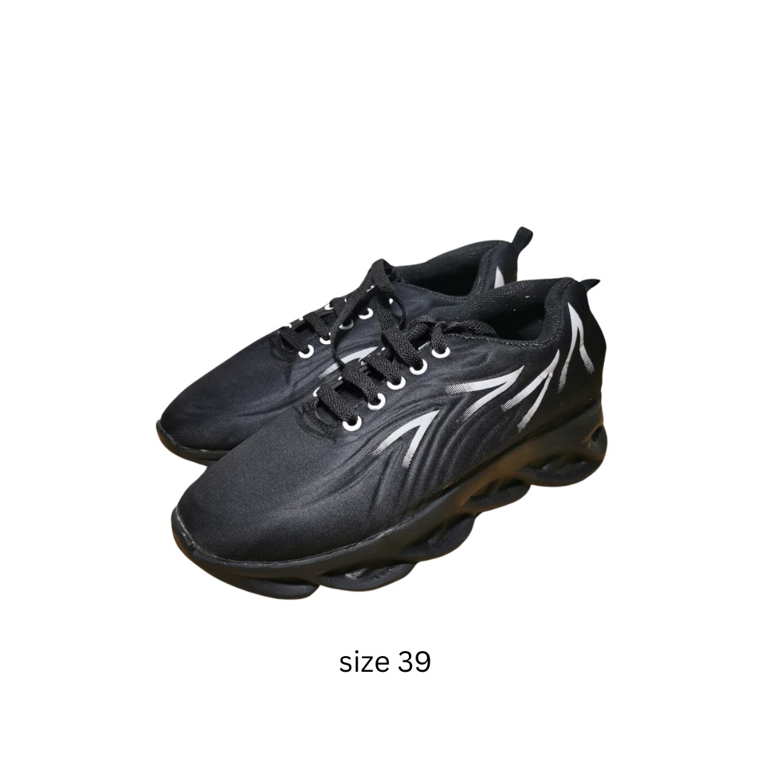 Sepatu 10