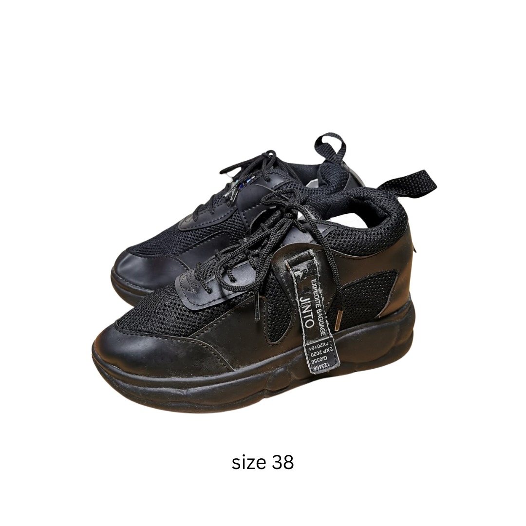 Sepatu 11