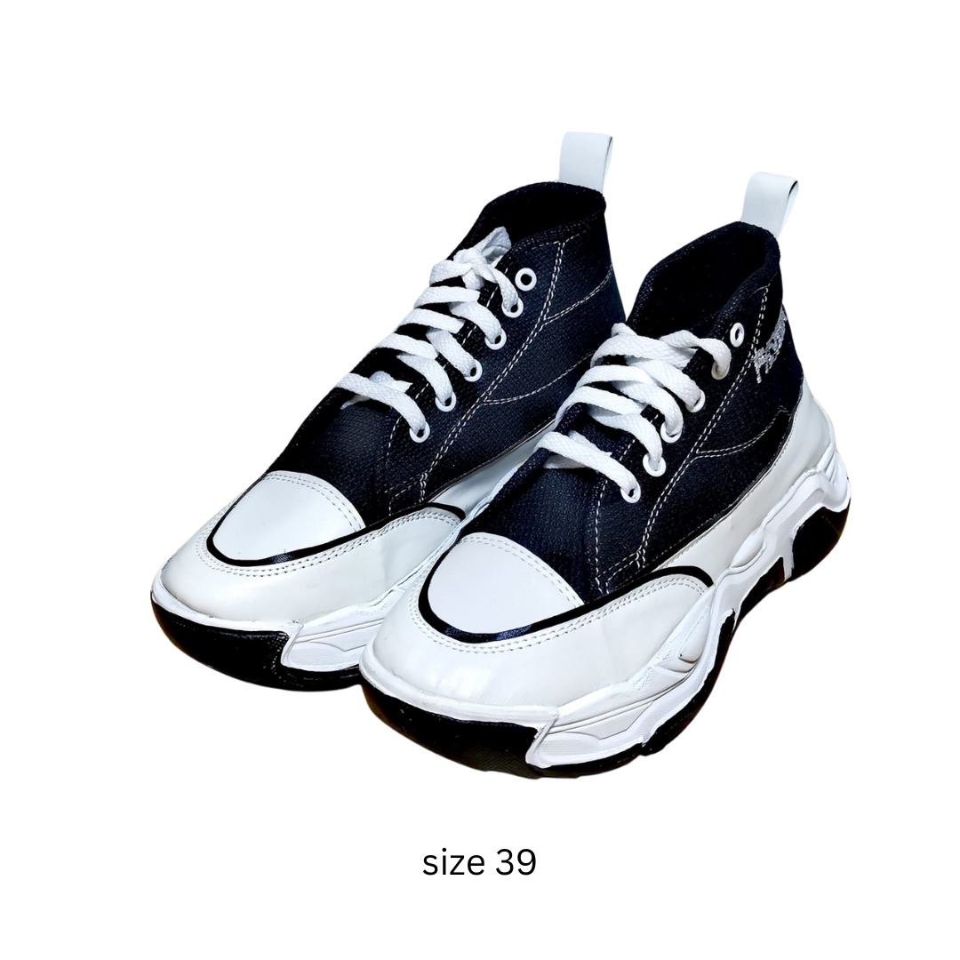 Sepatu 18