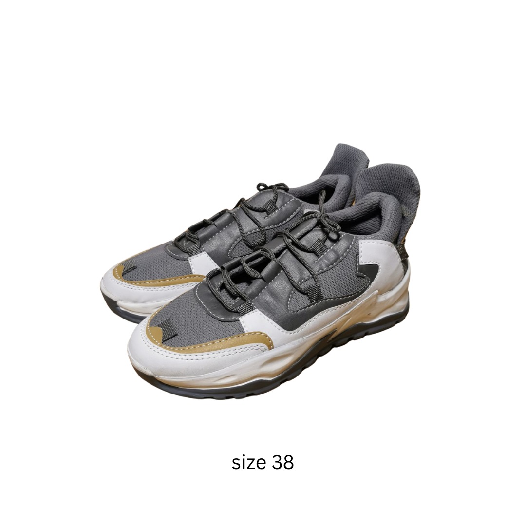 Sepatu 3